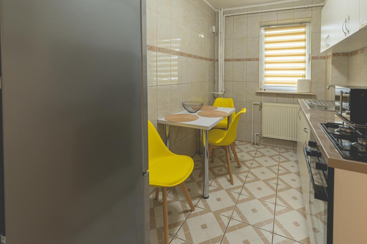 Luxury 2 Bedroom Holiday Apartment Piteşti Eksteriør bilde