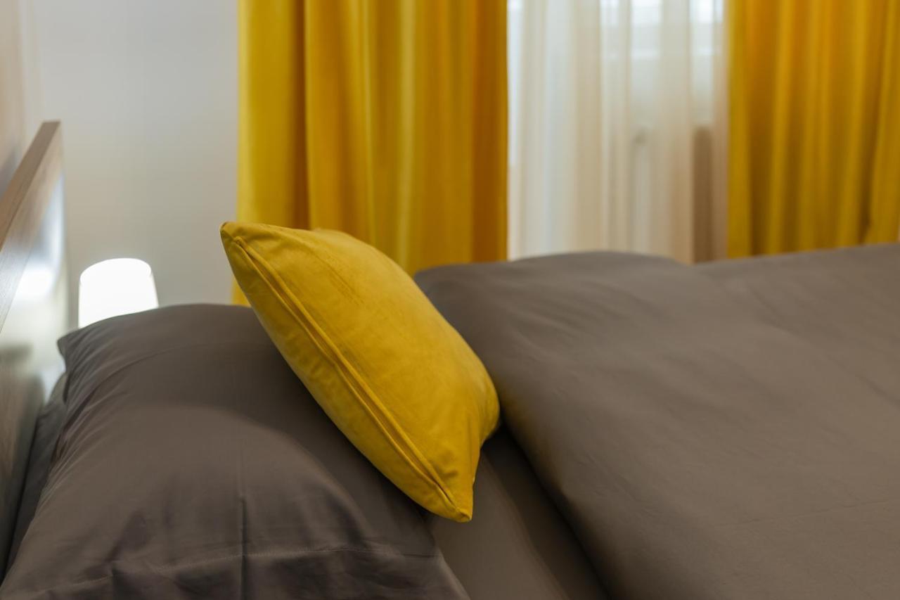 Luxury 2 Bedroom Holiday Apartment Piteşti Eksteriør bilde